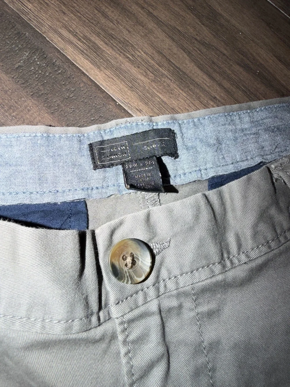 Banana Republic Men's Chino Pants in Light Gray